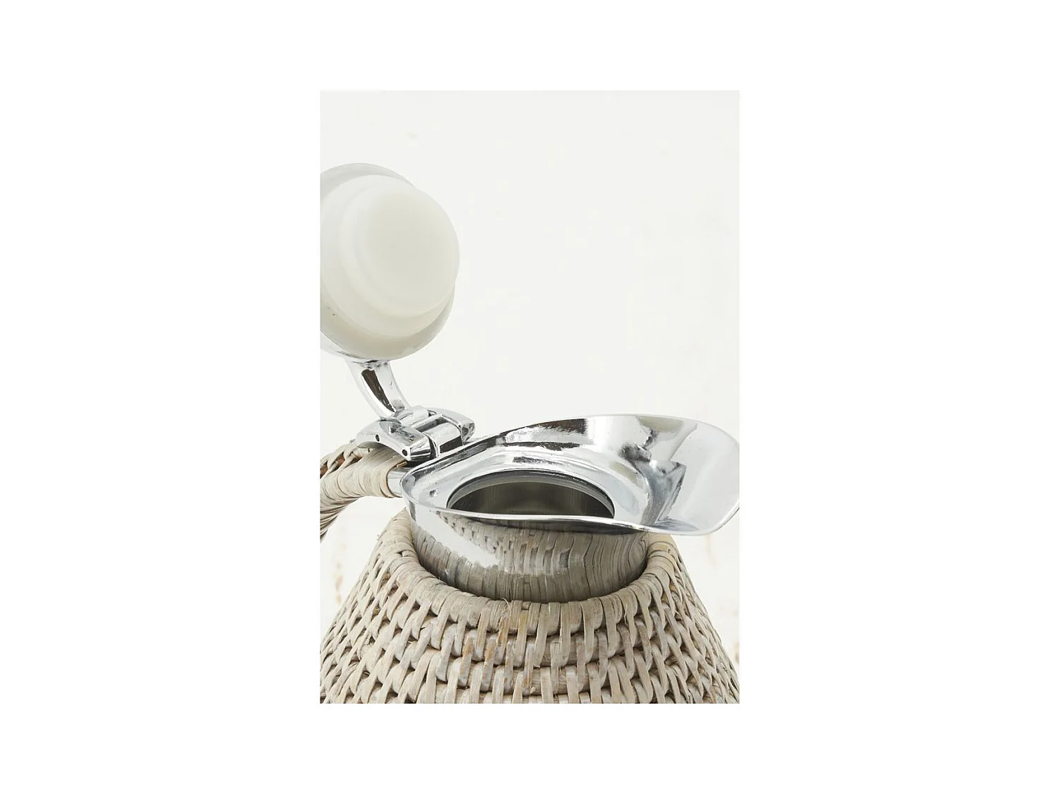 Thermos en acier inoxydable et rotin