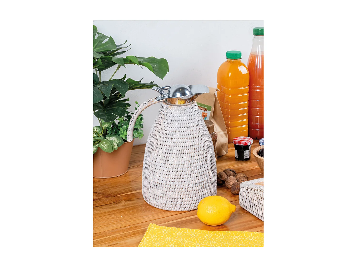 Thermos en acier inoxydable et rotin