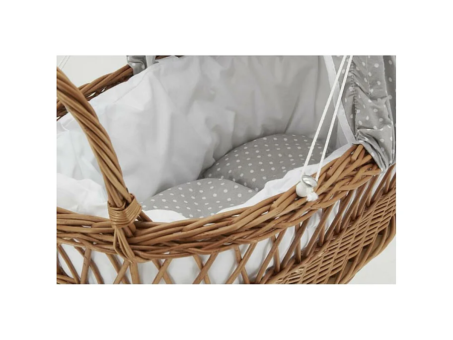 Puppenwiege aus buff Weide mit gewürfeltem Stoff