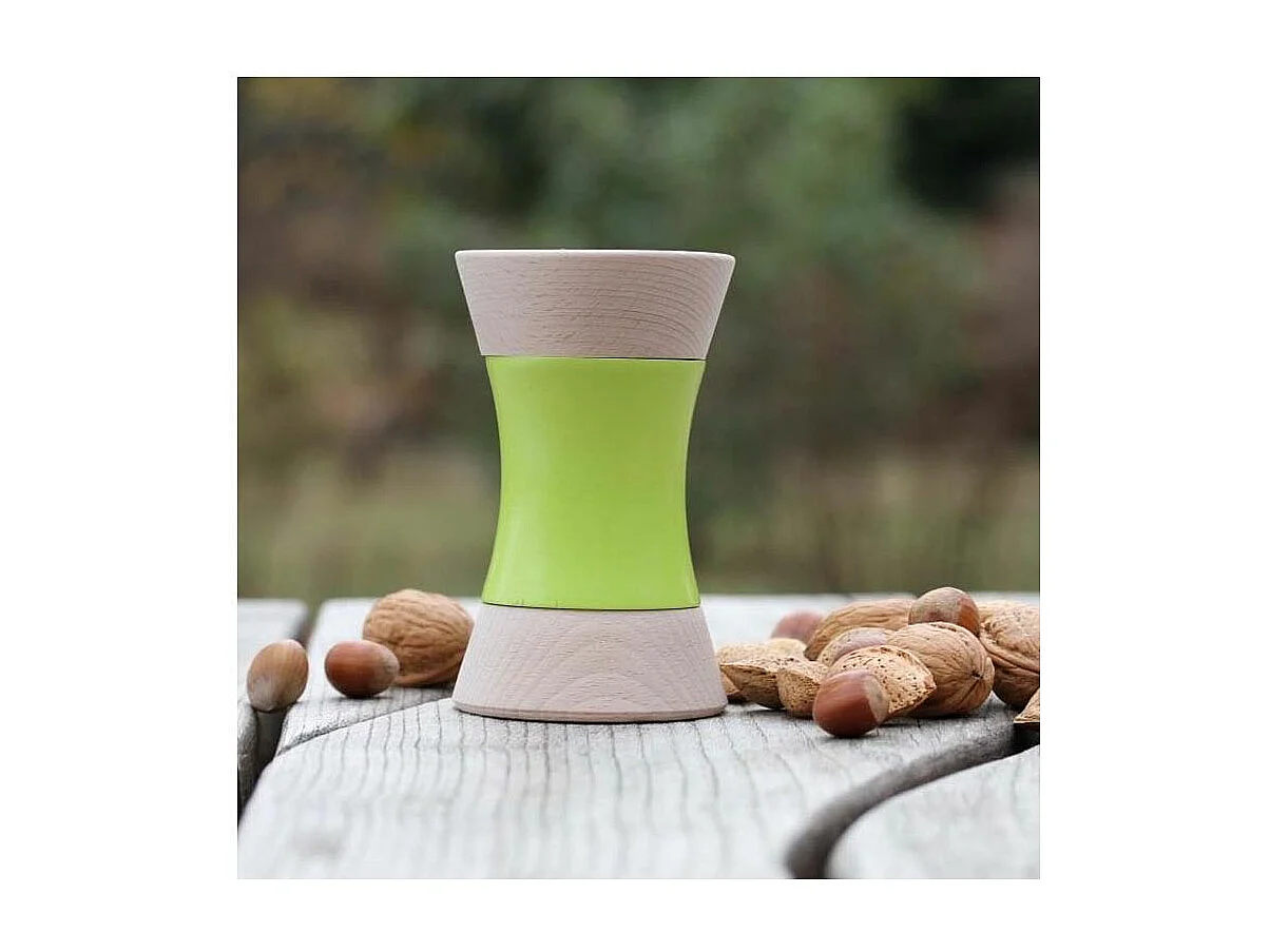 Nussknacker und Walnuss ohne Mühe Toha