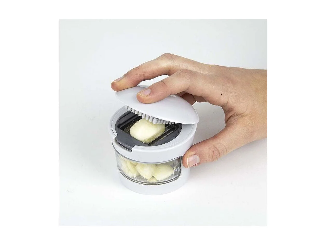 Presse ail avec réservoir