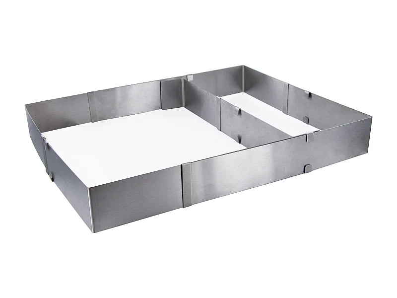 Ausziehbare Form mit abnehmbarem Teiler