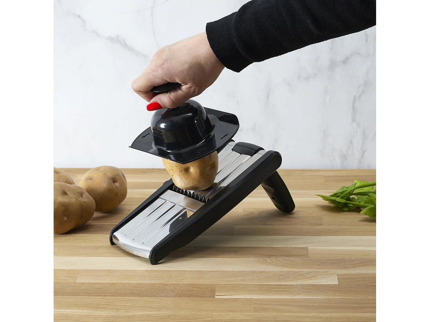 Mandoline Decoupe Legume Noir, Violet, Beige