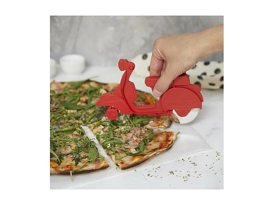 Roulette à pizza en plastique Scooter