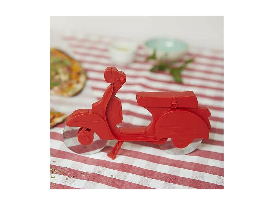 Roulette à pizza en plastique Scooter