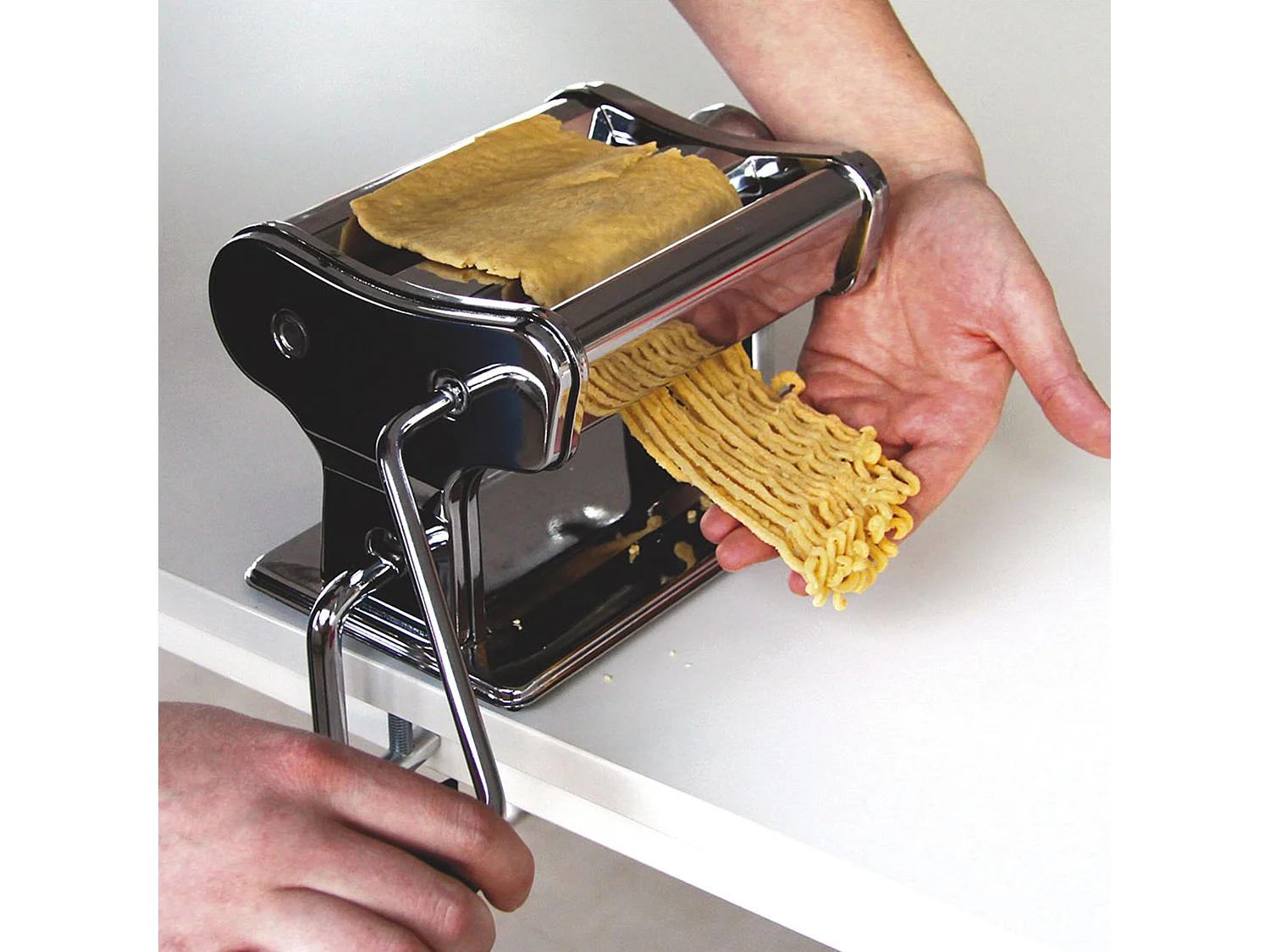 Nudelmaschine aus Edelstahl