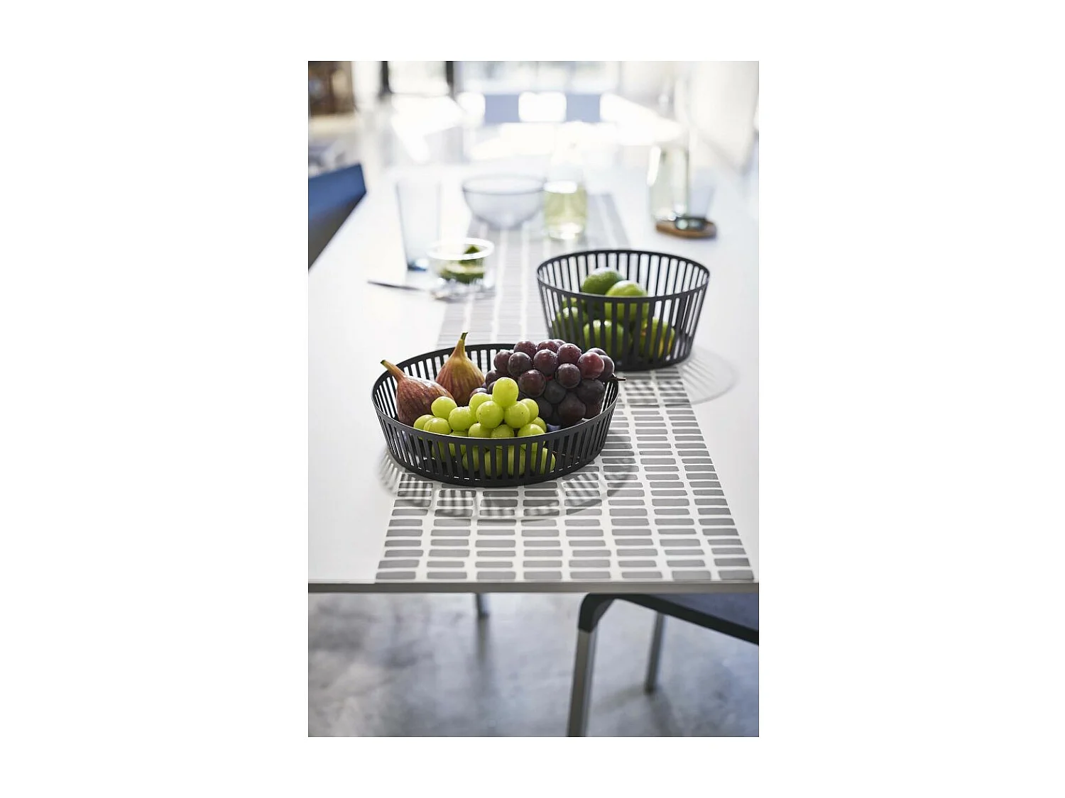 Obstschale aus Metall "Tower"