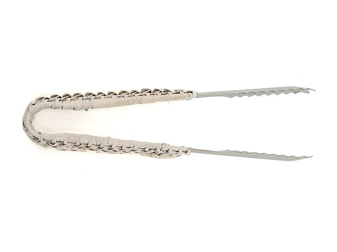 Cubitera de ratán con pinza