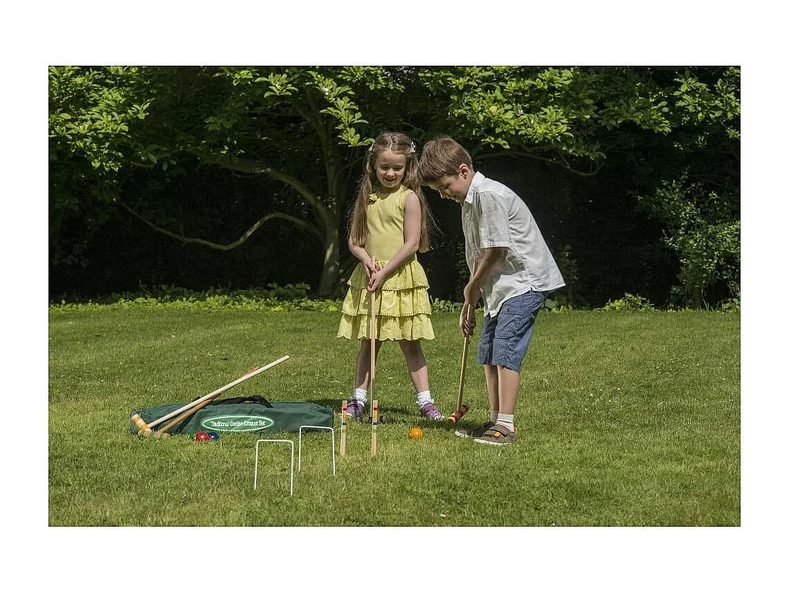 Krocketset Kind aus Holz