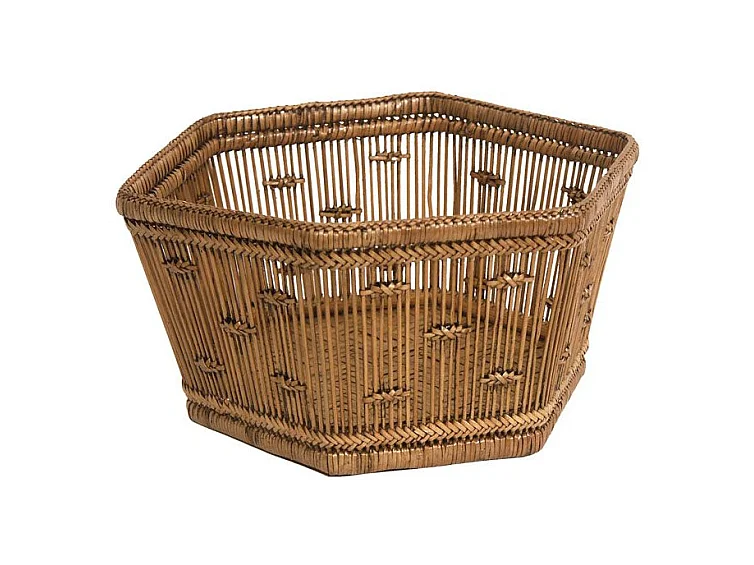 Corbeille en rotin antique ajourée