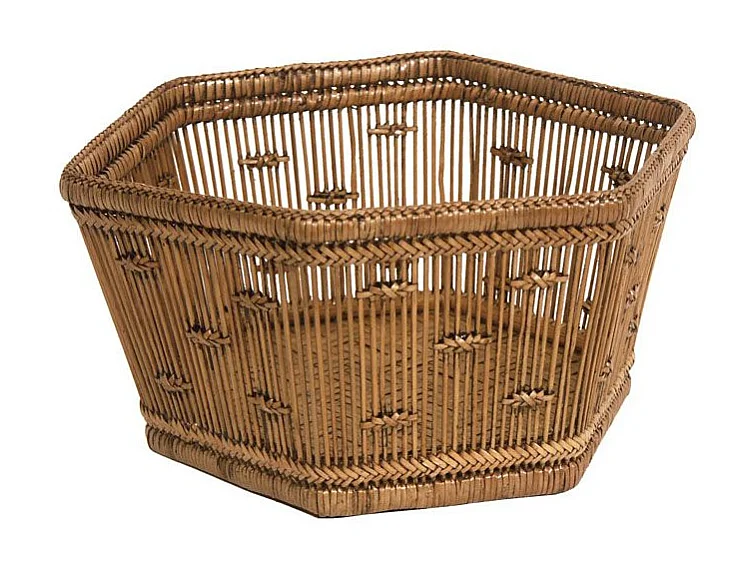 Corbeille en rotin antique ajourée