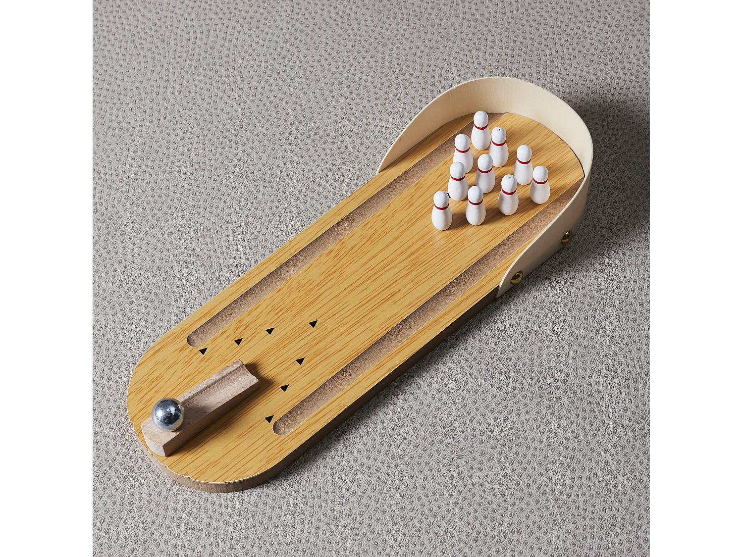 Bowling De Bureau Marron, Blanc