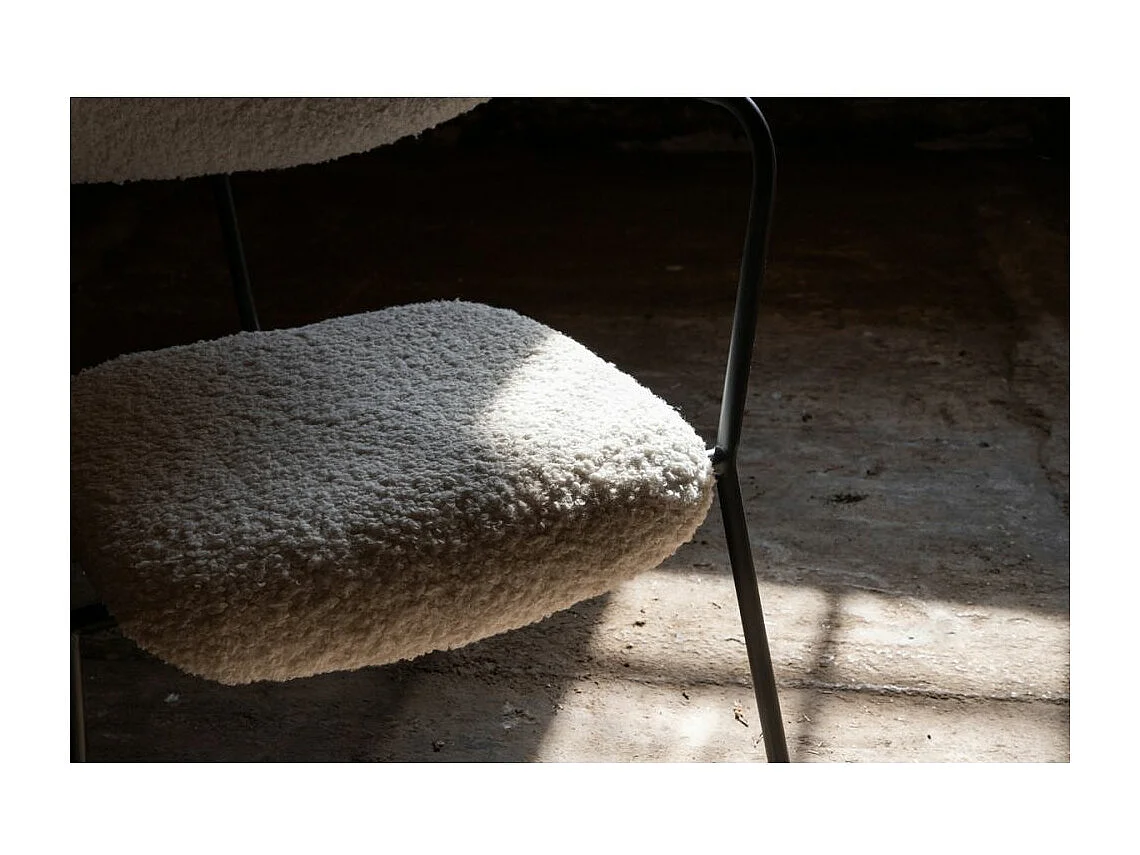 Fauteuil Design Bouclette "Duffy" 69cm Blanc Cassé