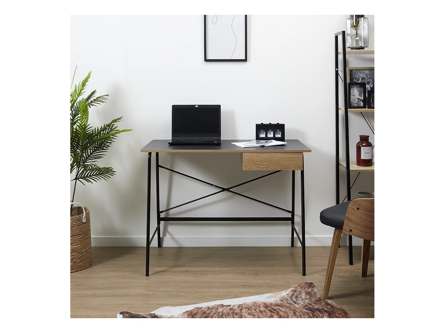 Bureau Stanford Marron, Noir