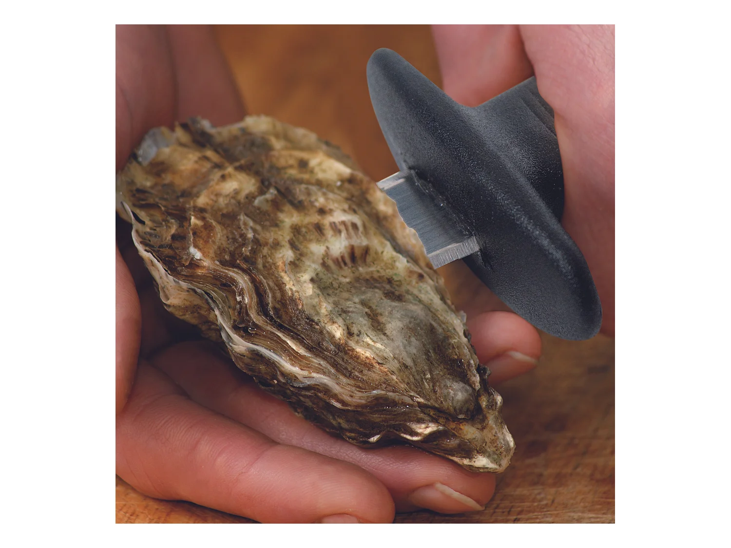 Servierteller mit Ständer und Austermesser