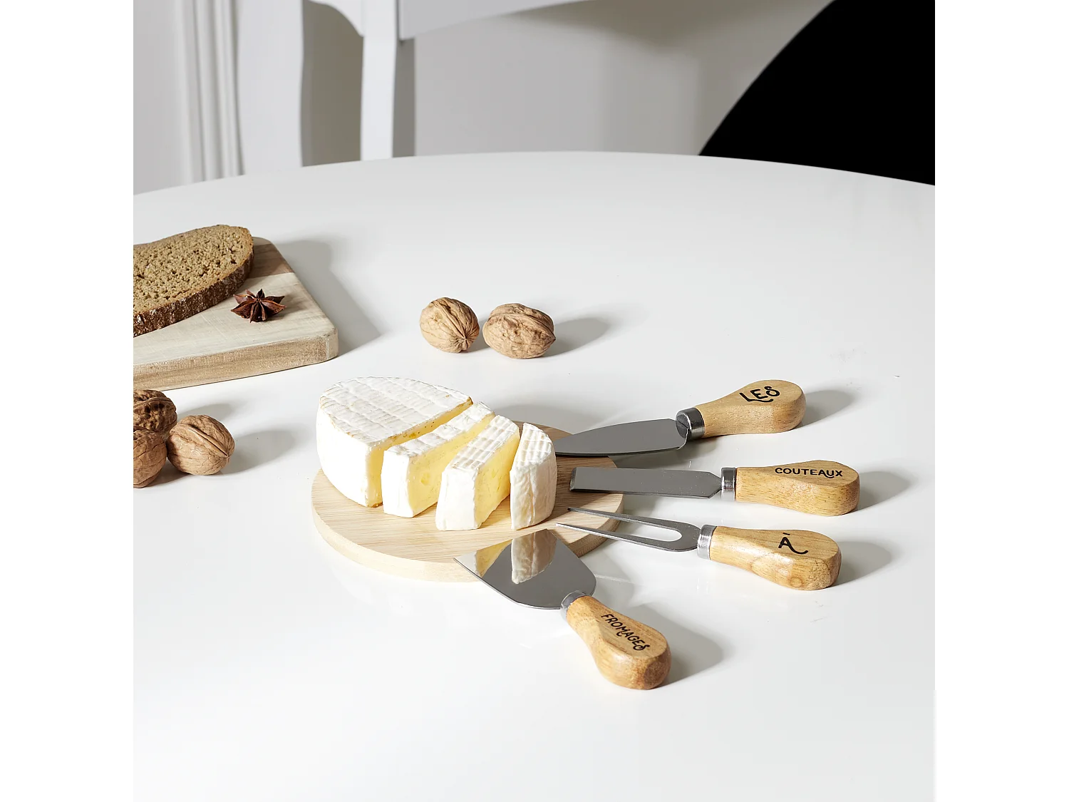 Coffret Fromages Couteau X4 Et Planche Marron
