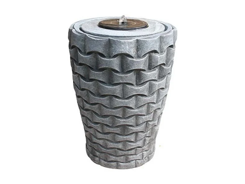 Fontana rotonda in resina per esterni ad energia solare Jude