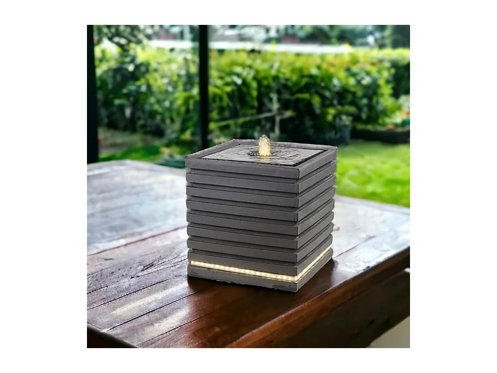 Fuente de exterior en Square composite