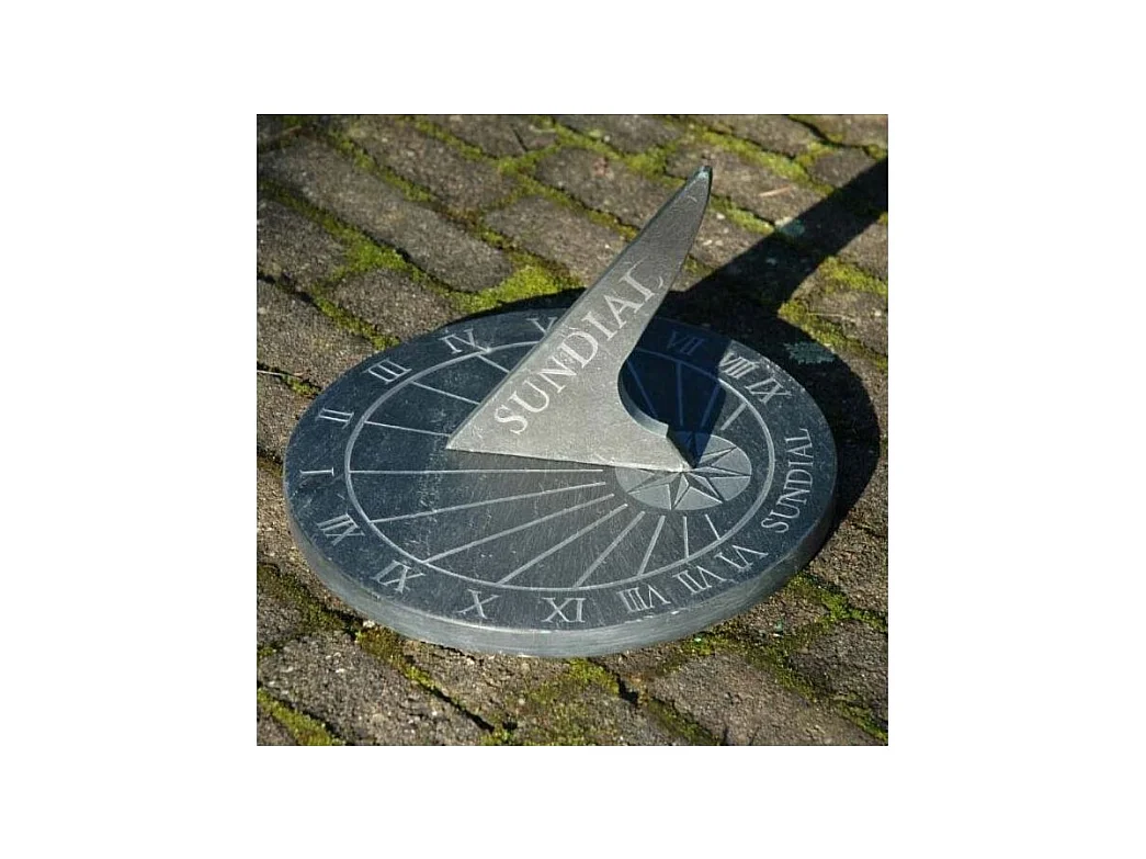 Reloj de sol en esquisto