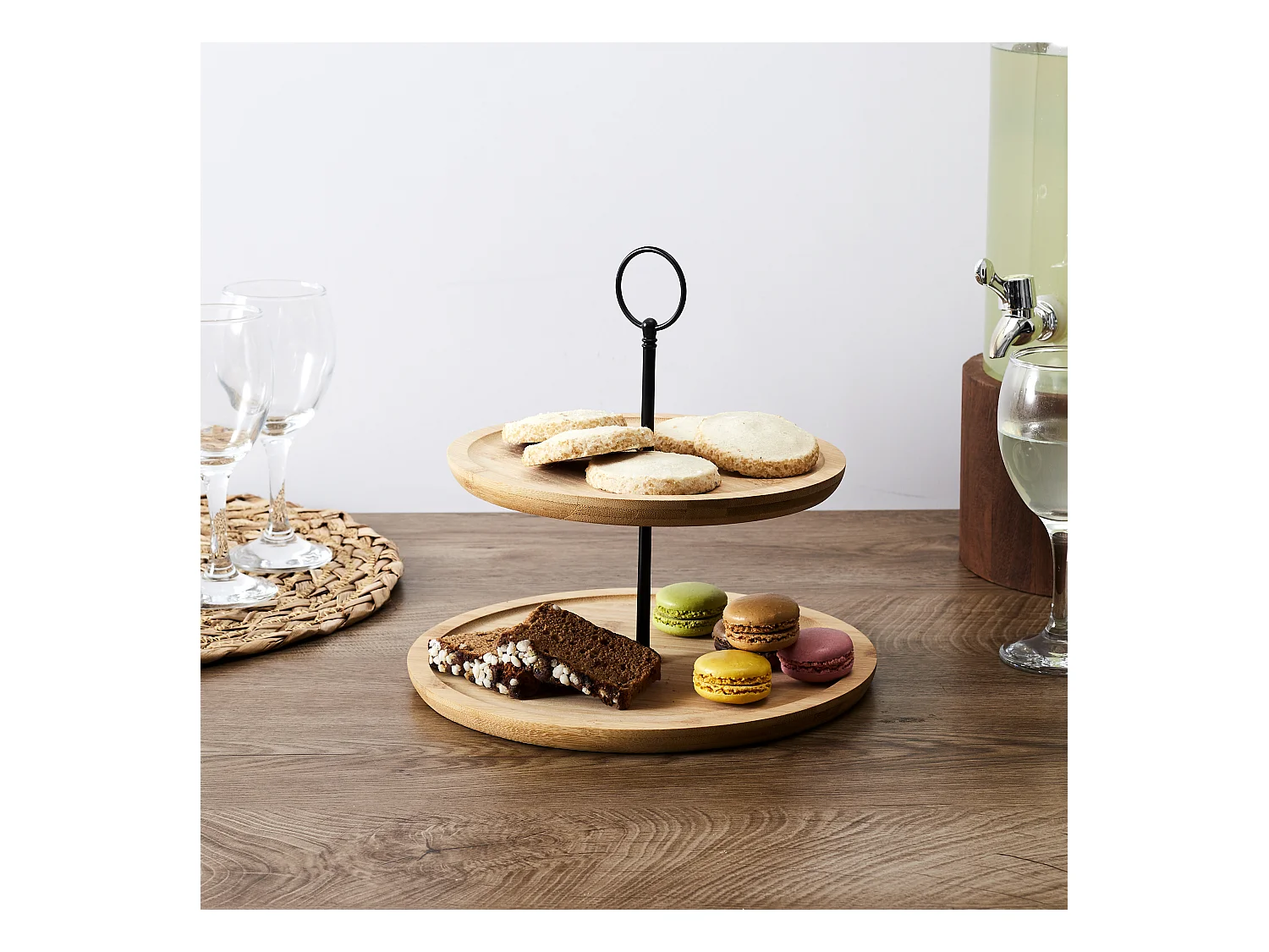 2-stöckiges Display aus Bambus