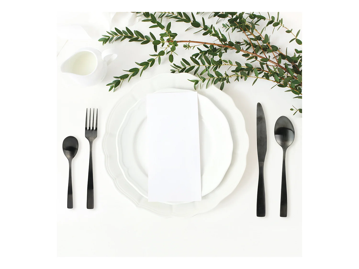 Menagere Noire X16 Noir