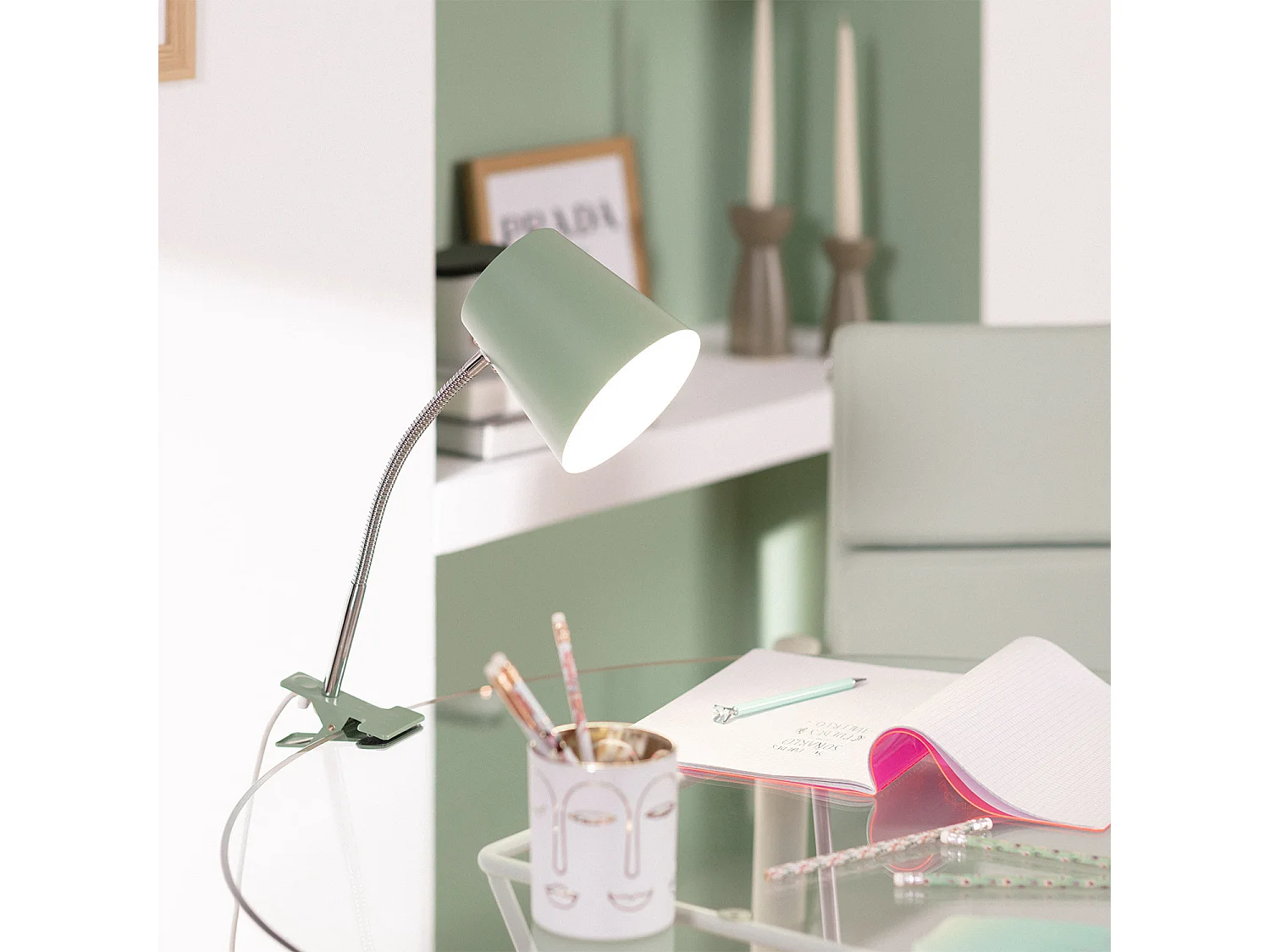 Lámpara Flexo Escritorio de Metal con Pinza Delavan