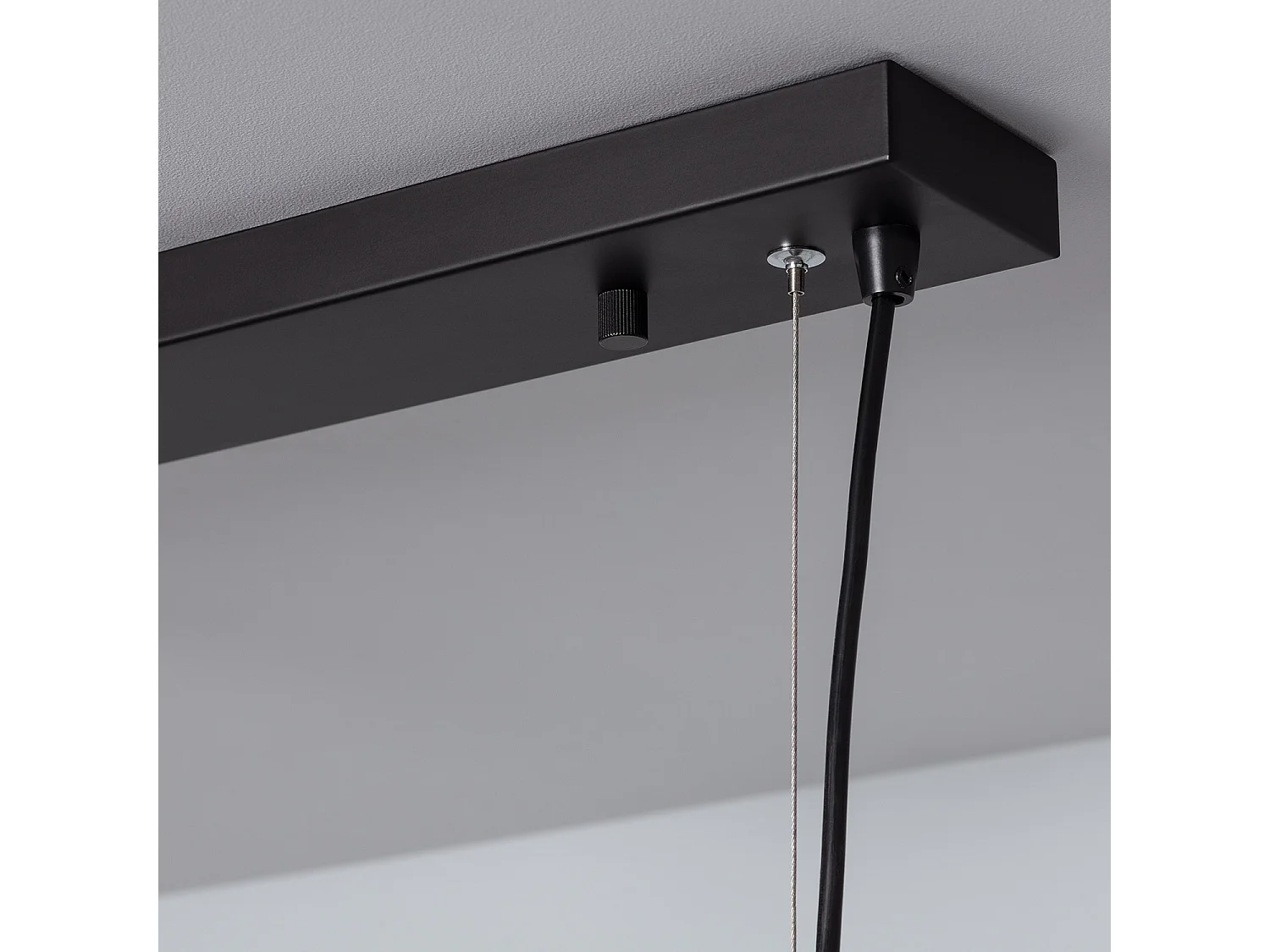 Lampada a Sospensione in Metallo e Legno Yagis Nero