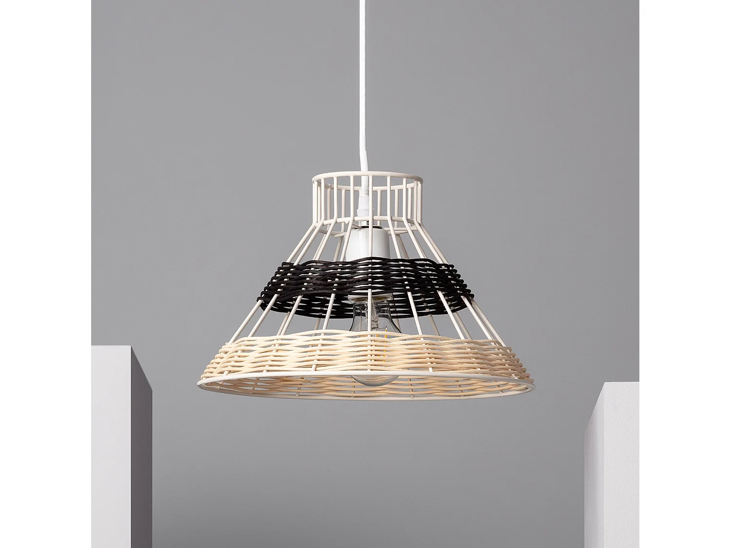 Suspension Rotin Wasari Noir