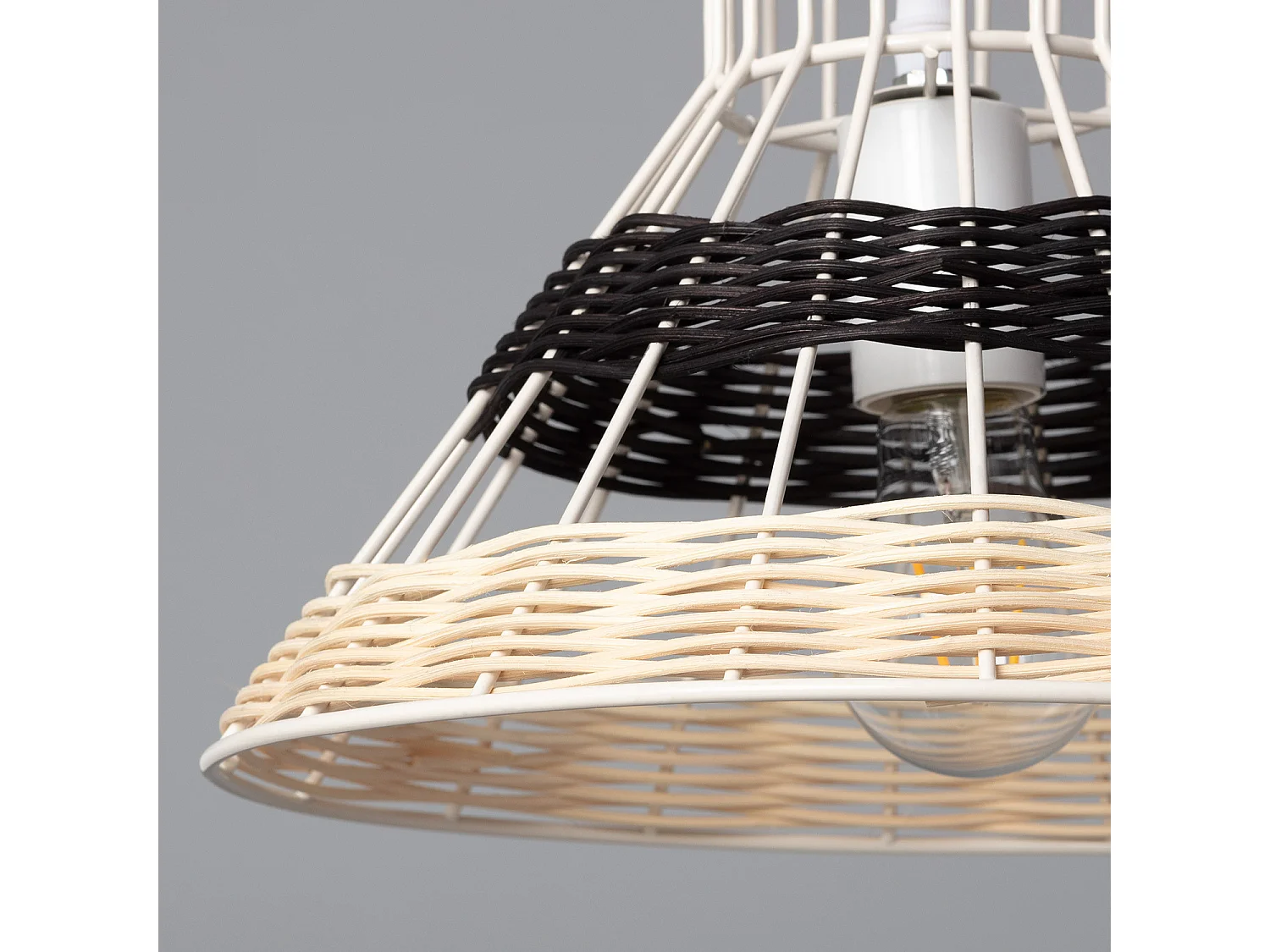 Suspension Rotin Wasari Noir