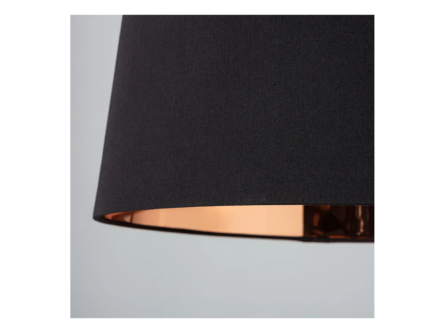 Lámpara de Pie Metal Reflect Negro