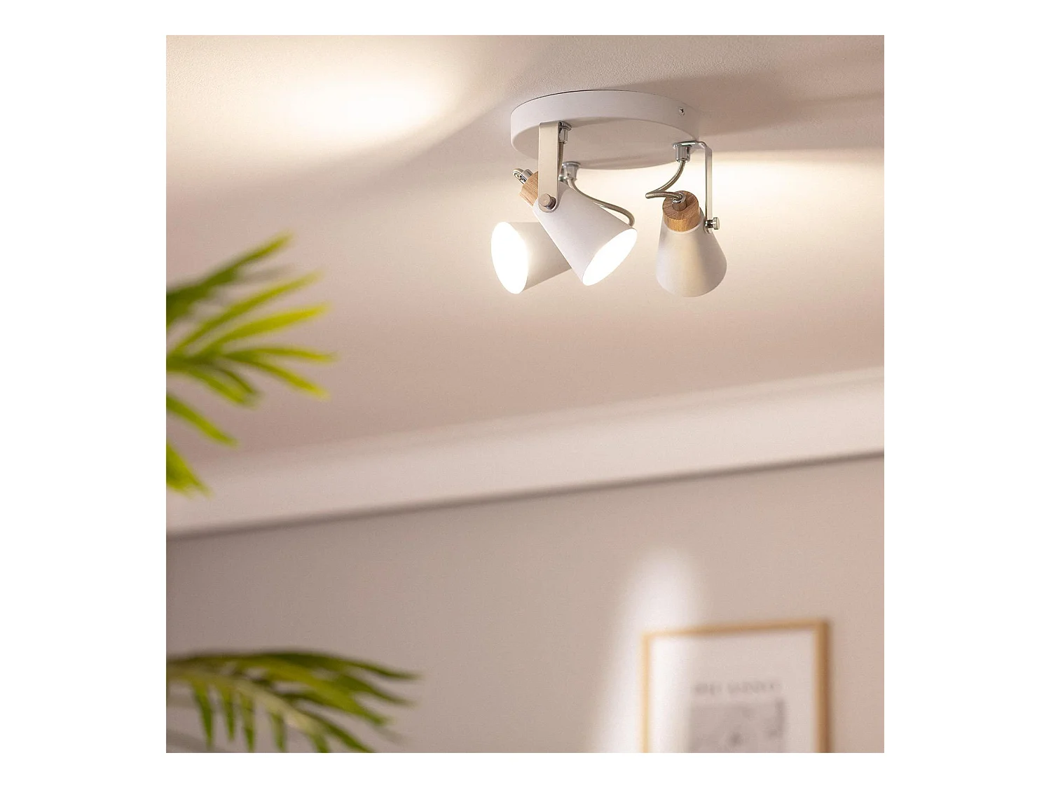 Lampada da Soffitto Circolare Orientabile in Metallo e Legno 3 Faretti Mara Bianco