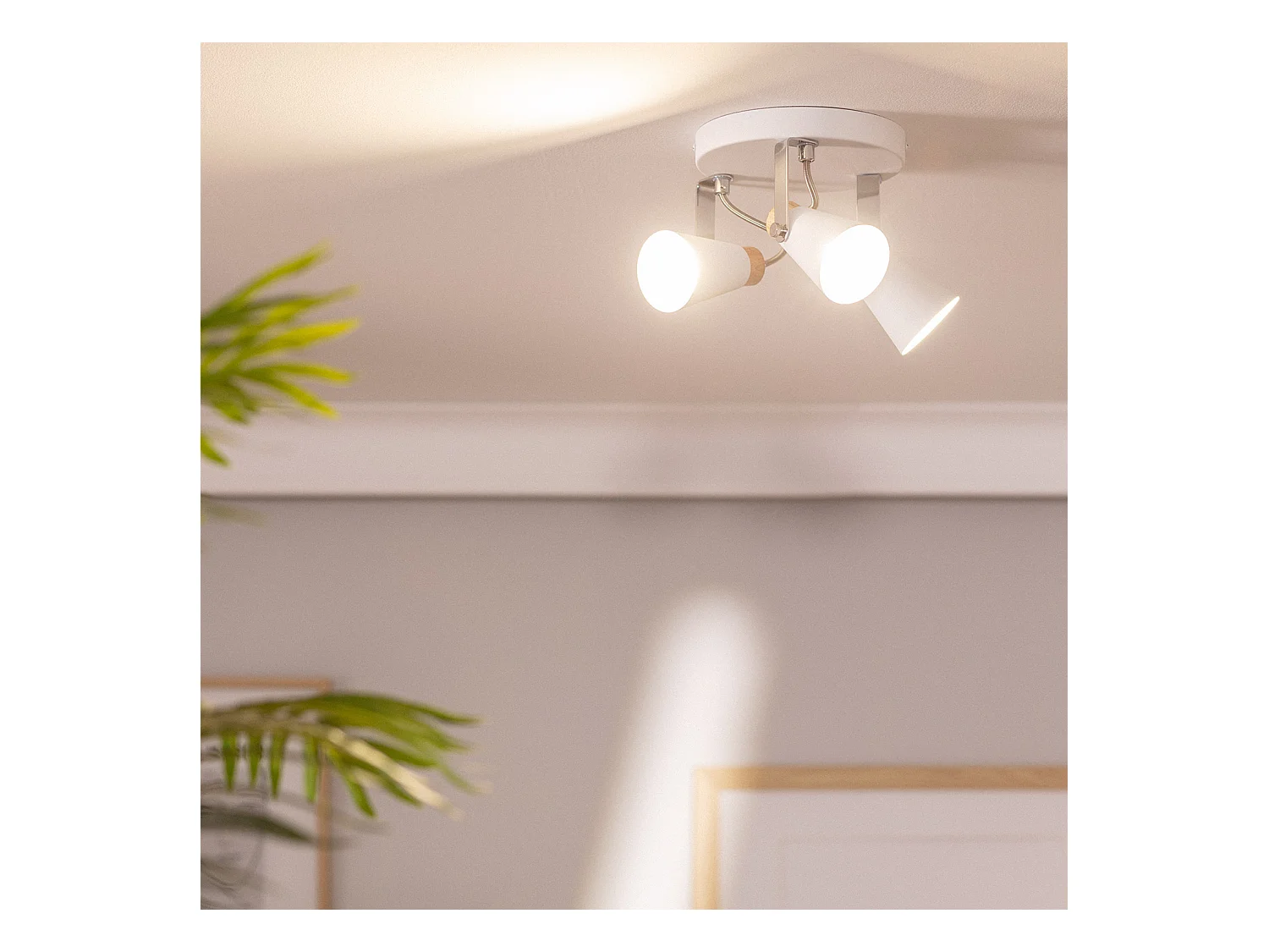 Lampada da Soffitto Circolare Orientabile in Metallo e Legno 3 Faretti Mara Bianco