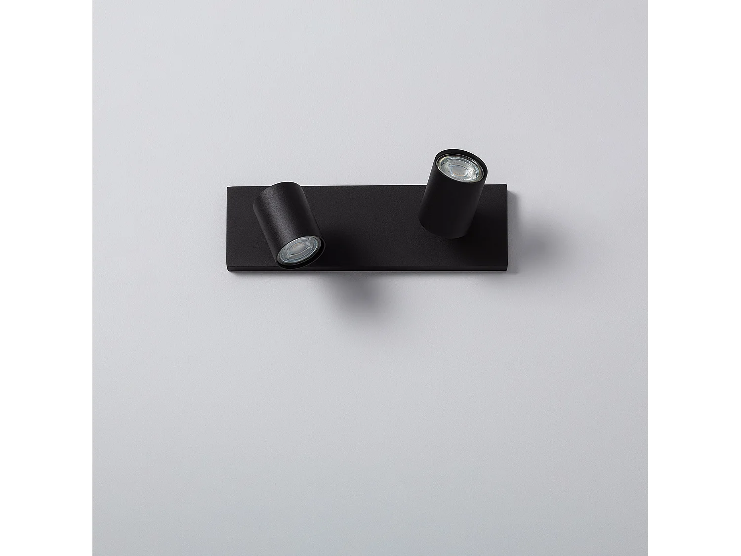 Spot à Douille Double en Saillie Orientable Aluminium Gylu à Ampoule GU10  Noir