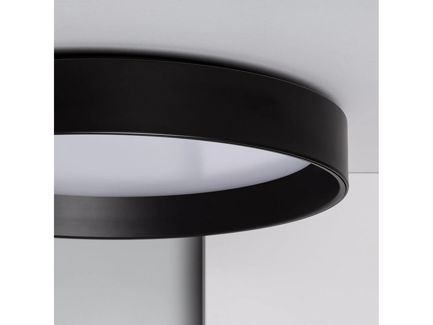 Plafonnier LED Rond Métal 30W CCT Sélectionnable Black Design Ø550 mm Sélectionnable (chaud-neutre-froid)