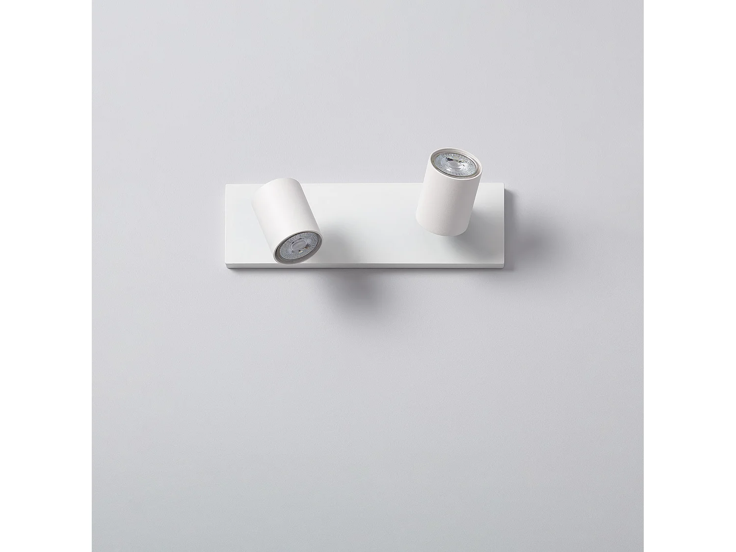 Spot à Douille Double en Saillie Orientable Aluminium Gylu à Ampoule GU10  Blanc