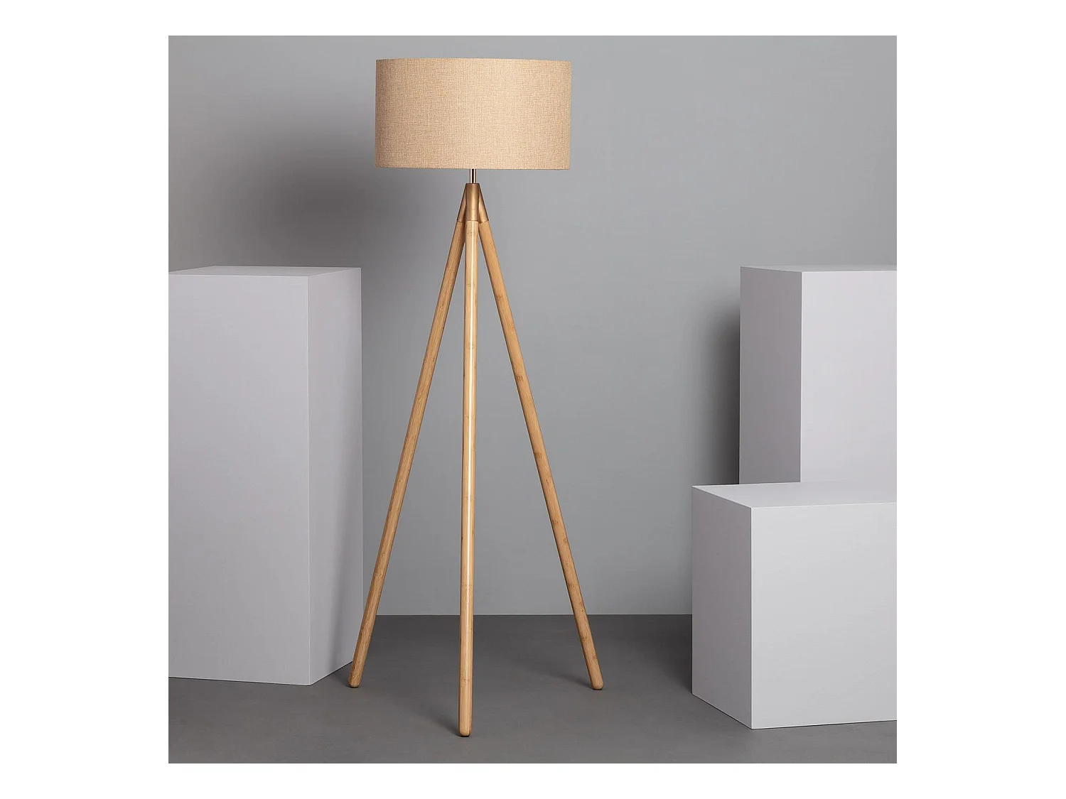 Lámpara de Pie de Madera y Tela Wolby Beige