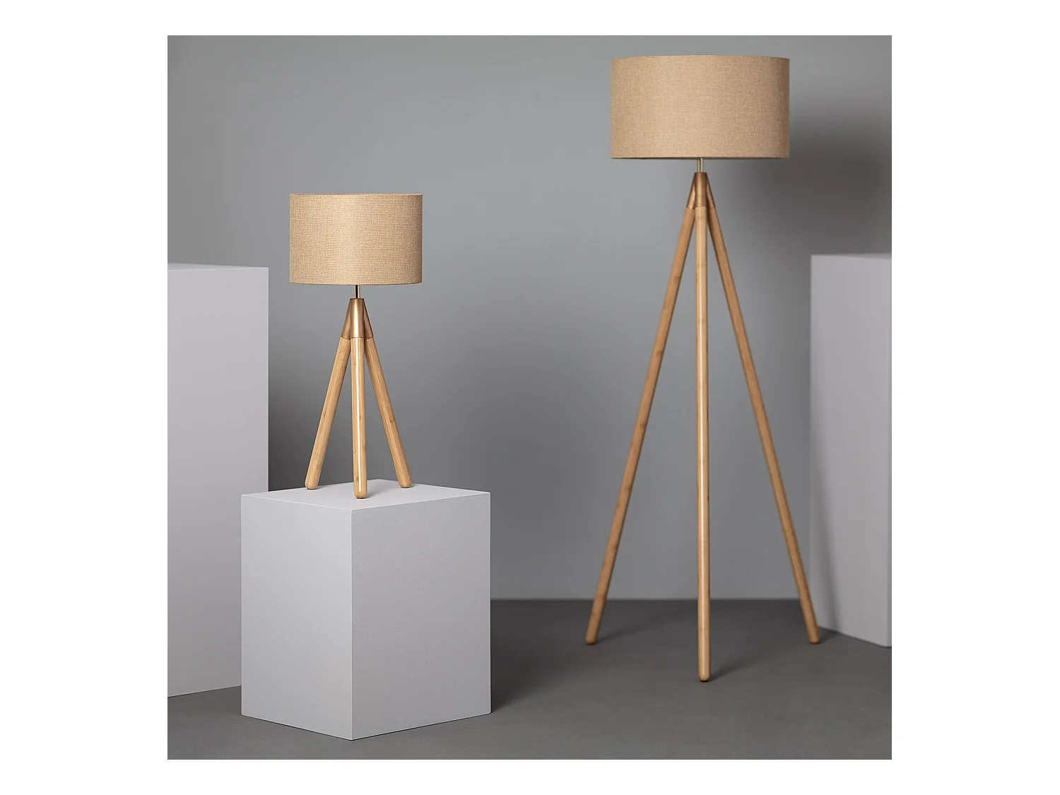 Lámpara de Pie de Madera y Tela Wolby Beige