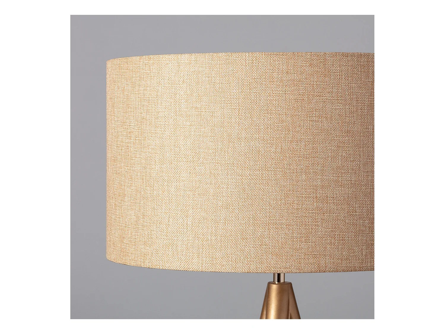 Lámpara de Pie de Madera y Tela Wolby Beige