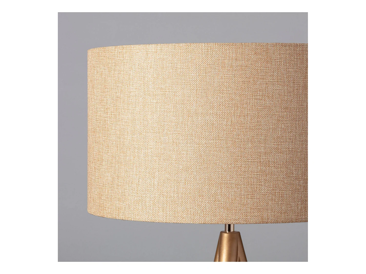 Lámpara de Pie de Madera y Tela Wolby Beige