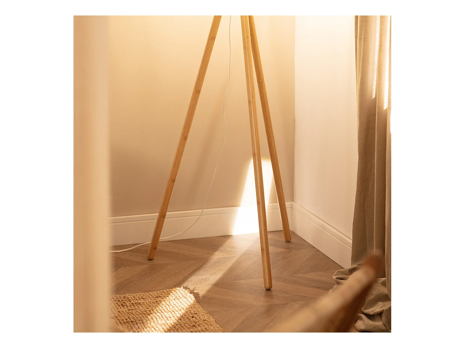 Lampada da Terra in Legno e Tessuto Wolby Beige