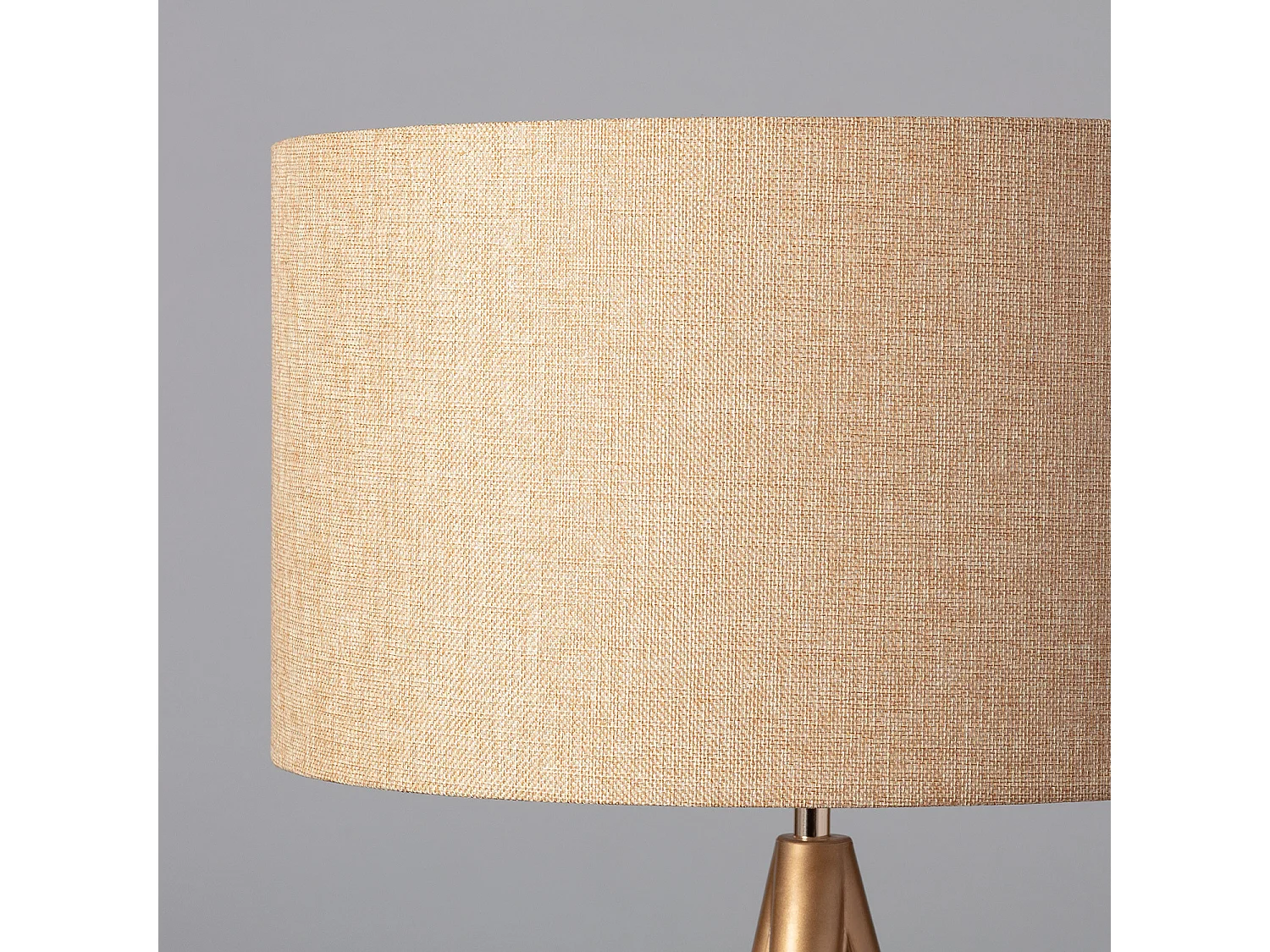 Lámpara de Pie de Madera y Tela Wolby Beige