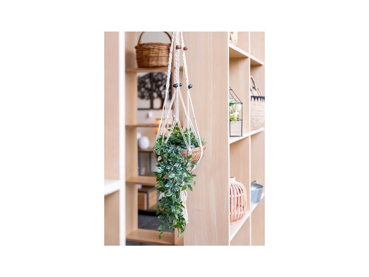 Macramé suspendu en jute blanche – 2 niveaux décoratifs sans corbeilles