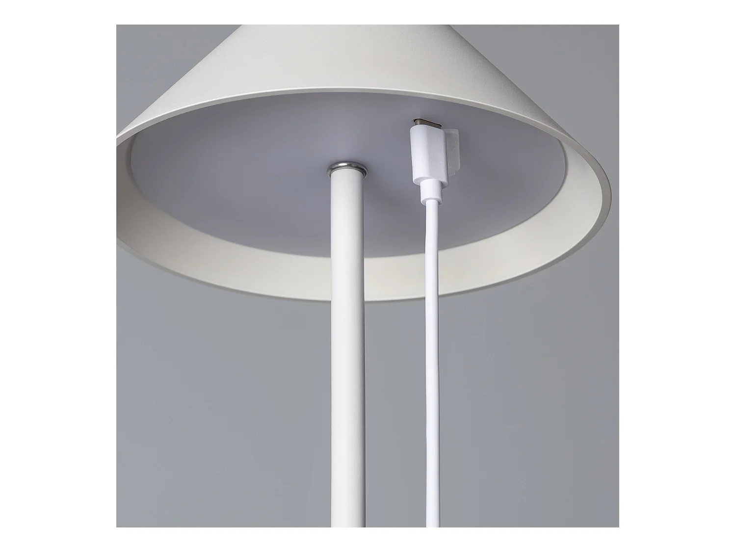 Lámpara de Mesa LED Portátil para Exterior con Batería USB Recargable Kivuli Negro