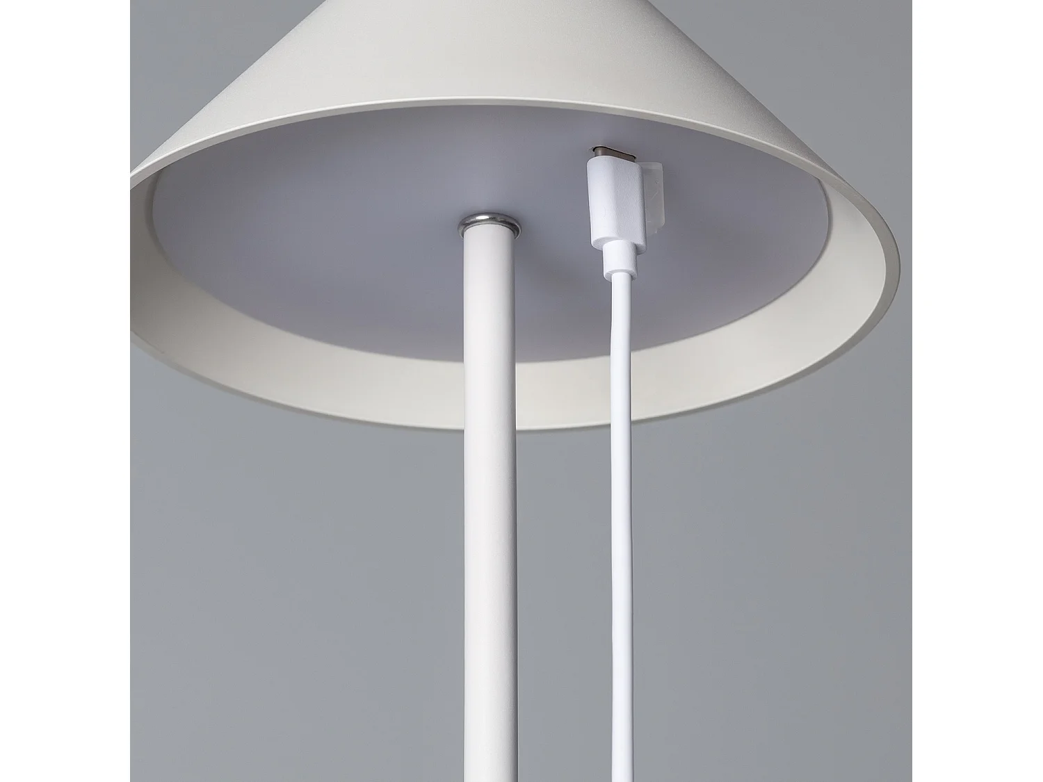 Lampe à Poser LED 3W Portable Extérieure avec Batterie Rechargeable USB Kivuli  Noir