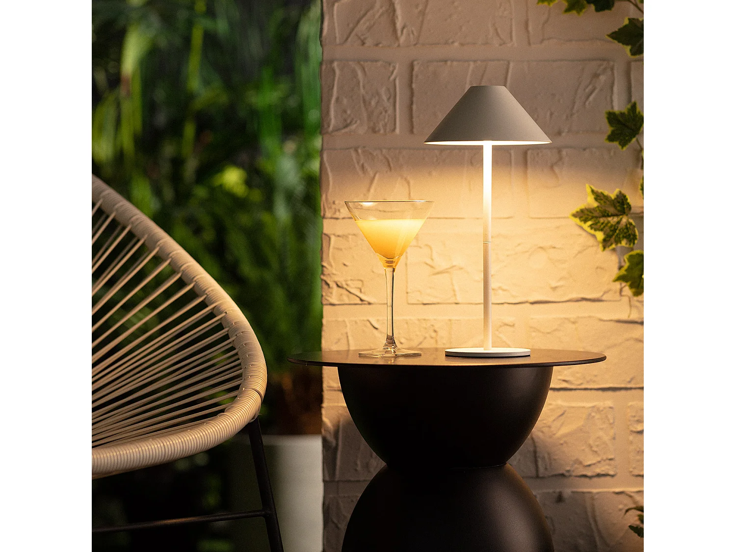 Lampe à Poser LED 3W Portable Extérieure avec Batterie Rechargeable USB Kivuli  Noir