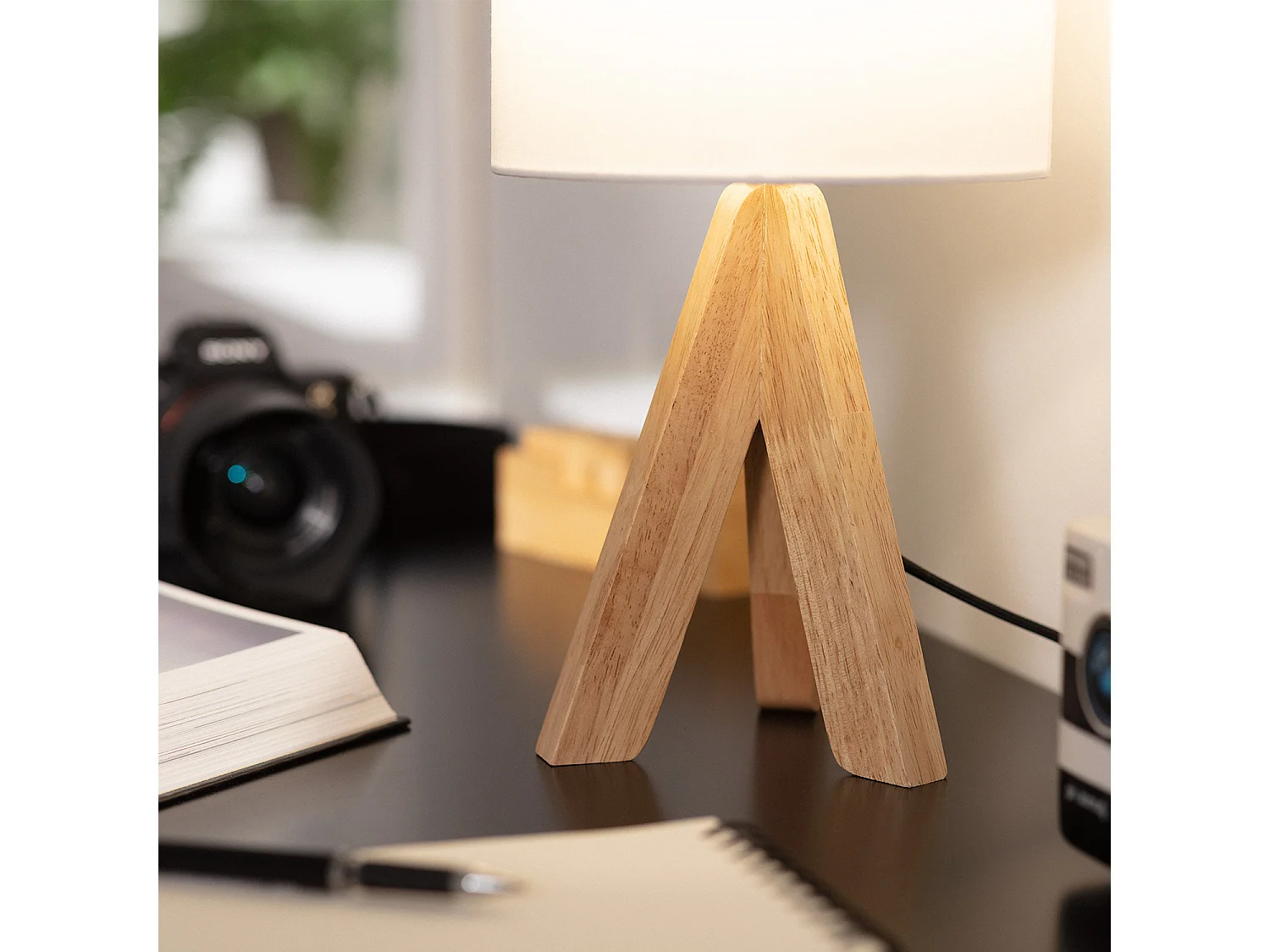 Lámpara de Mesa de Madera Kanuni Blanco