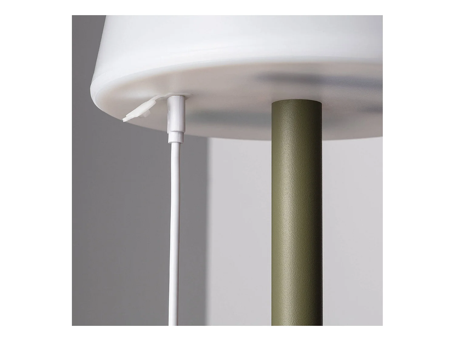 Lampe à Poser LED Portative Aluminium Extérieure 2.6W Epinay avec Batterie Rechargeable Vert kaki