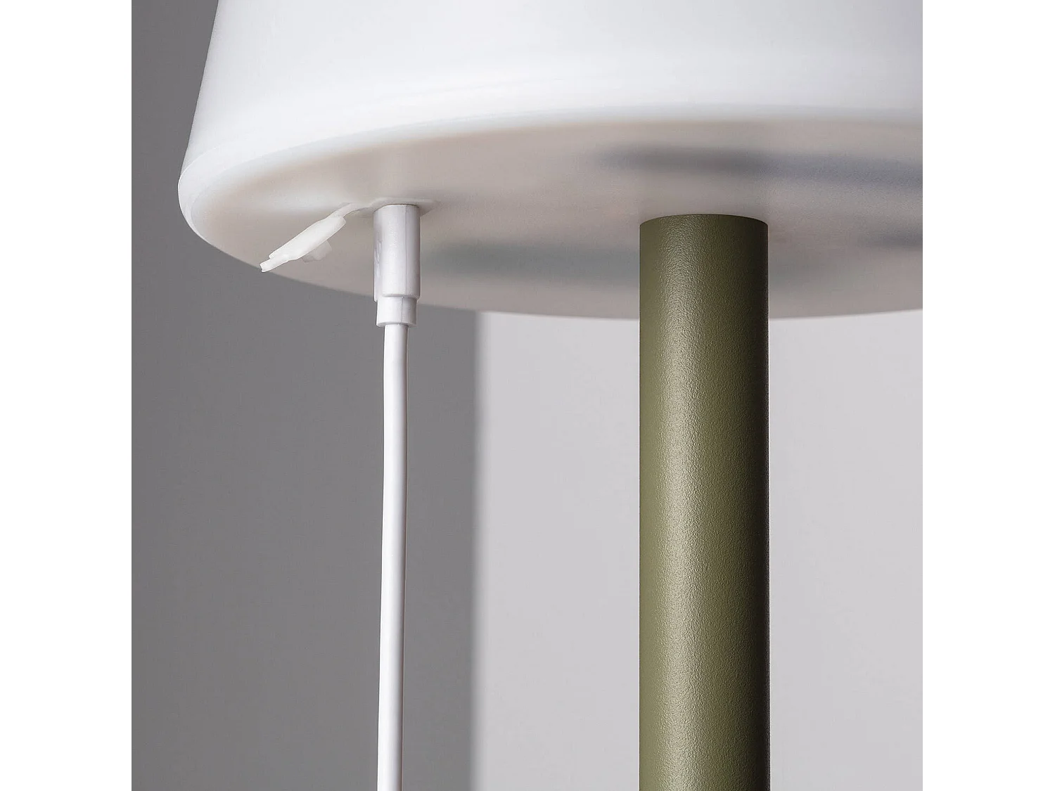 Lampe à Poser LED Portative Aluminium Extérieure 2.6W Epinay avec Batterie Rechargeable Vert kaki