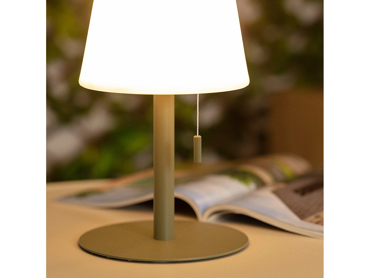 Lámpara de Mesa LED Portátil para Exterior Aluminio con Batería Recargable Epinay Verde Caqui