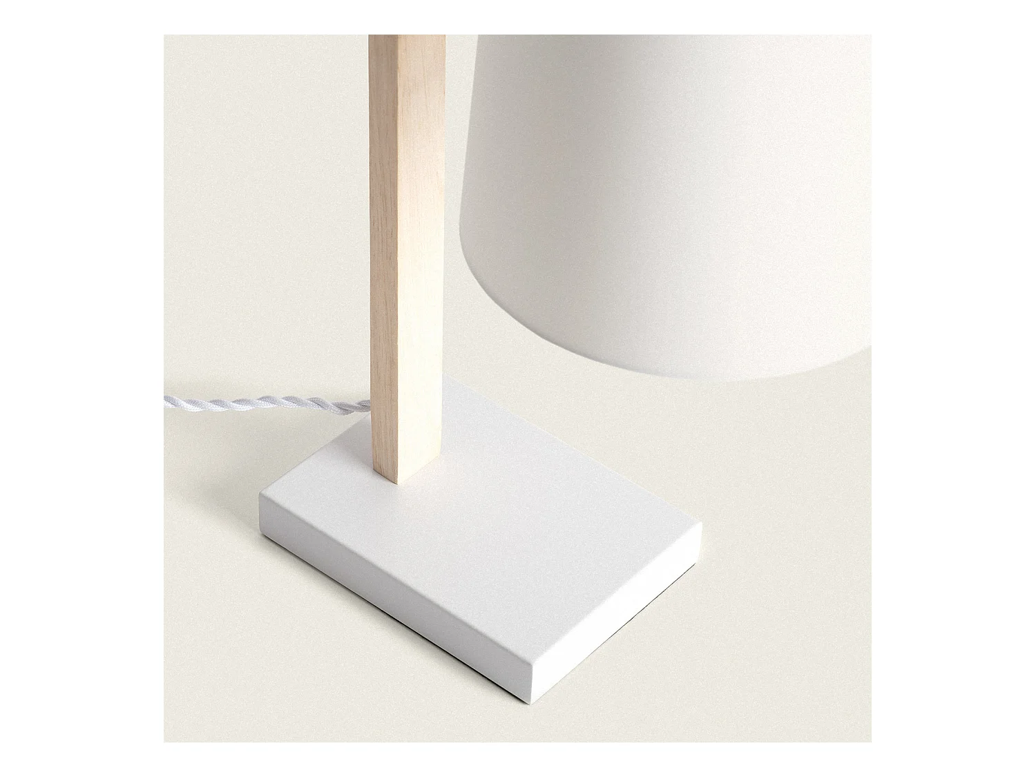 Lampada da Tavolo Tessuto e Legno Haakon Bianco